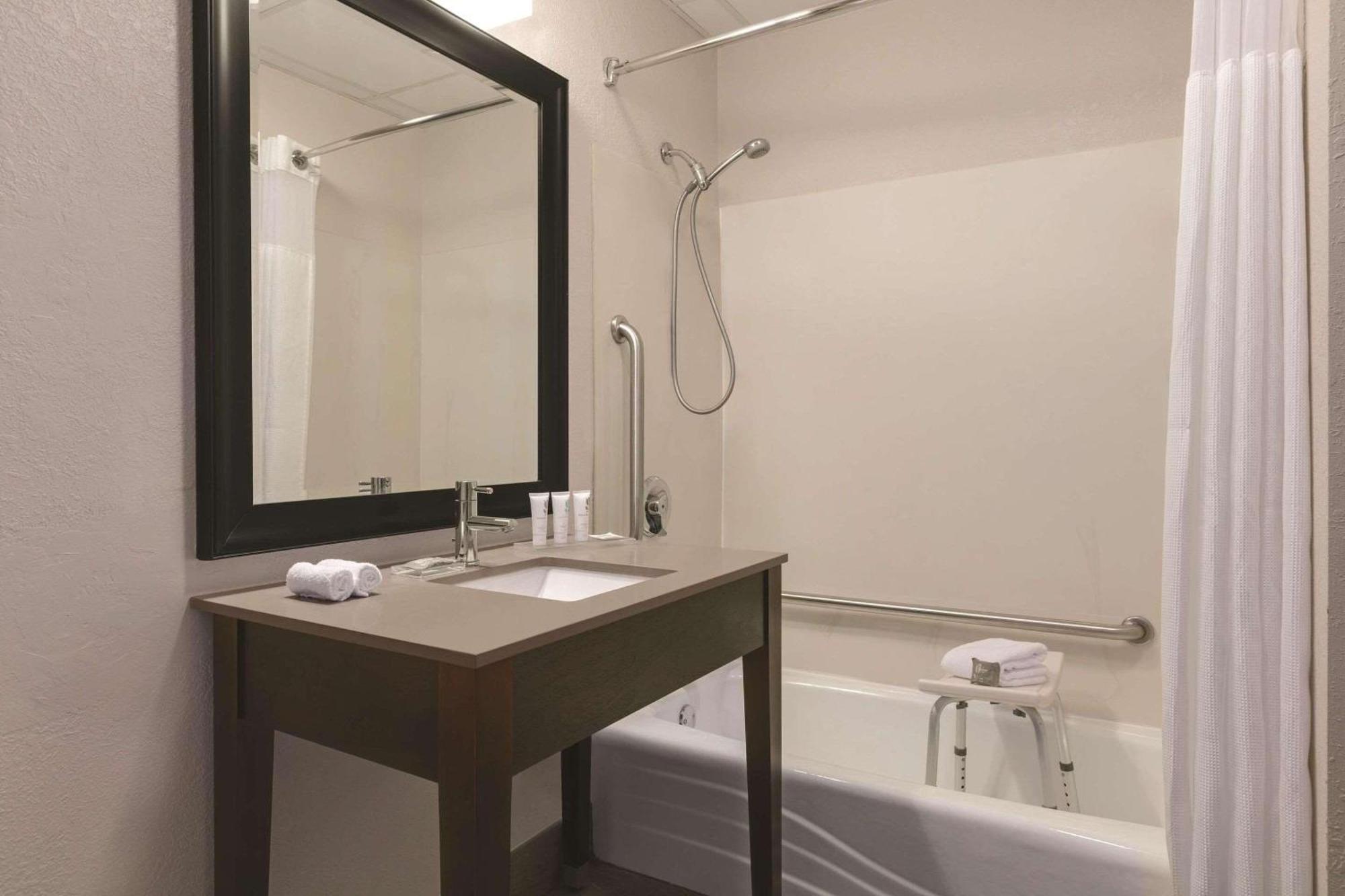 Country Inn & Suites By Radisson, Port Clinton, Oh Εξωτερικό φωτογραφία